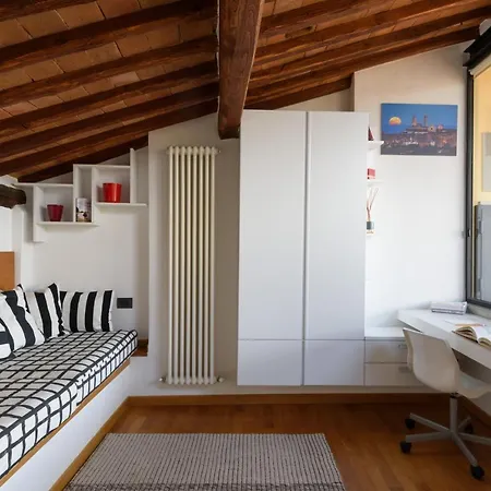 公寓 Panoramico San Martino 12 *