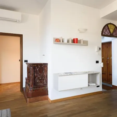 公寓 Panoramico San Martino 12 *