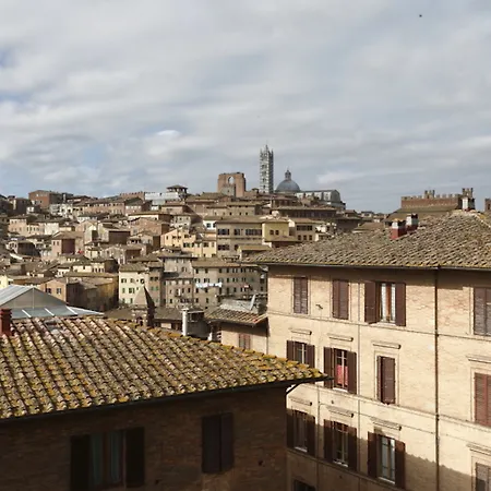 公寓 Panoramico San Martino 12 *